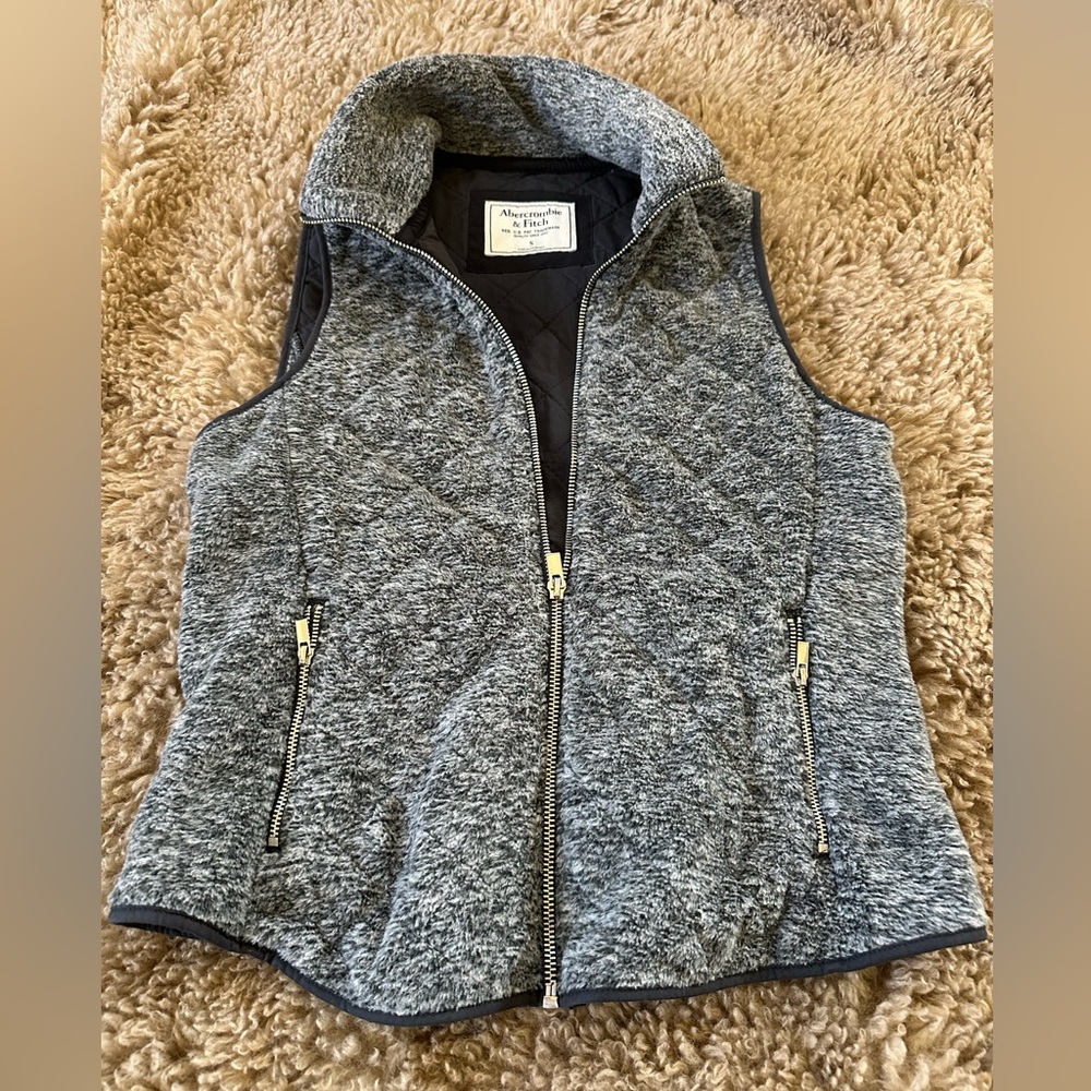 Abercrombie & Fitch quilted vest. Size Small .